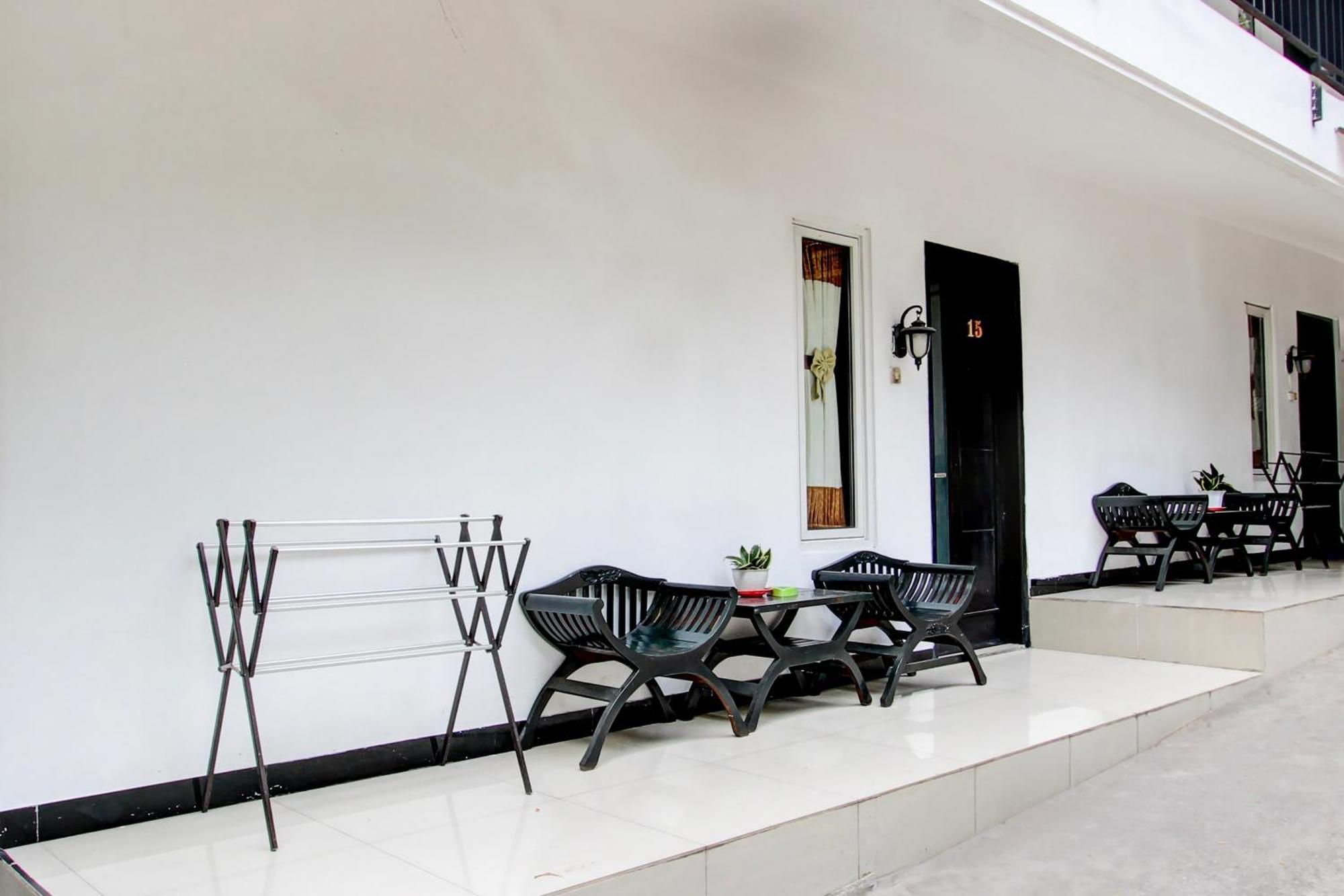 Oyo 409 Pondok Helomi Kalasan Exterior photo